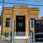 O novo modelo de cobrança de pedágio, conhecido como “free flow” ou pedágio eletrônico, já está em operação nas rodovias Mogi-Dutra (SP-088) e Mogi-Bertioga (SP-098), administradas pela Concessionária Novo Litoral (CNL).