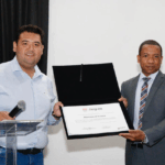 Prefeito e Secretária Homenageiam Alunos Campeões do Festival de Canto “Fest Voz”