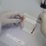 A Magia do Natal Encontra o Humor: Tirullipa Apresenta o Espetáculo ‘Noel.com’ em Itaquá Neste Domingo (7)