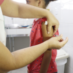 Mogi Basquete sofre revés contra o Franca, mas celebra retorno de Duane Johnson