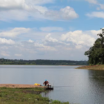Descarte irregular de lixo revolta moradores de Jundiapeba