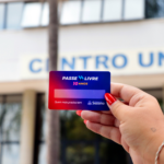 Trânsito na Mogi-Bertioga: Caminhão capota e causa lentidão na tarde desta terça-feira