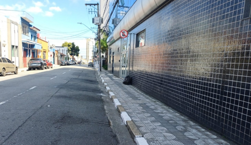 Mogi das Cruzes recebe mutirão de zeladoria com pintura, drenagem e poda. Operação Cata-Tranqueira recolhe 60 toneladas de materiais no fim de semana.