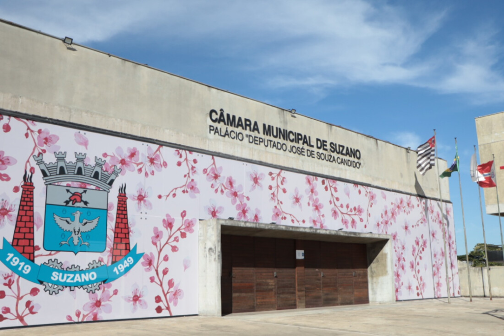 Câmara de Suzano vota criação do Dia Municipal Feminicídio Zero, homenagens a intérpretes de Libras e festa tradicional. Confira a pauta.