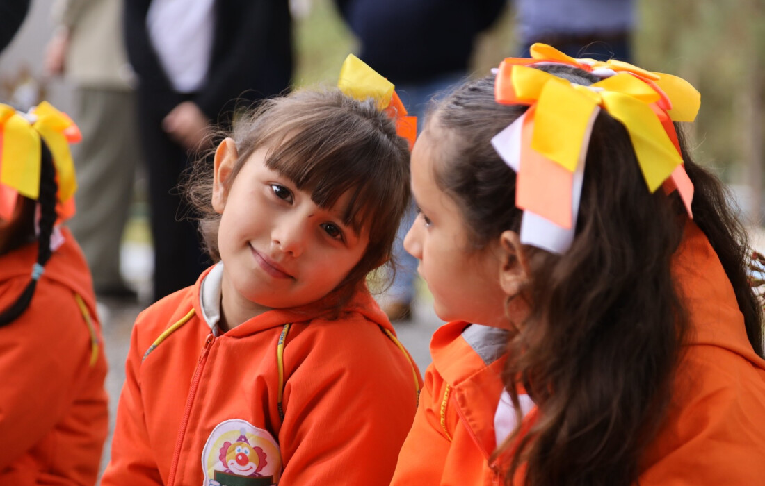 Escola da Natureza Francisca Lerario completa 7 anos de atividades em Guararema com apresentações culturais e foco na educação ambiental. Confira.