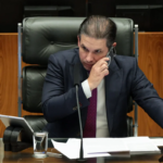 Flávio Bolsonaro defende sigilo da fonte após ação do STF