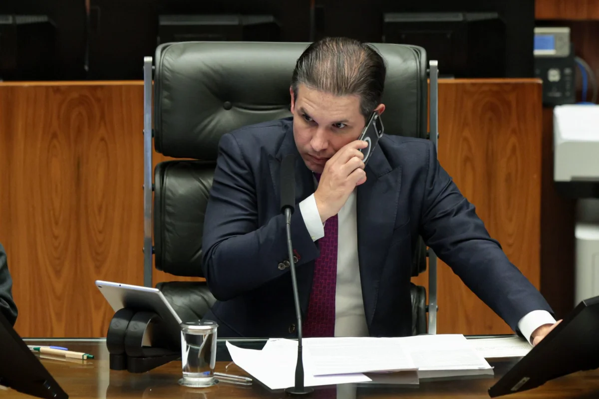 Diálogo entre o governo e a presidência da Câmara fortalece parcerias estratégicas e pautas de apoio econômico no Congresso Nacional.