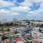 Curso pré-vestibular gratuito de Suzano abre aulas com palestra sobre geopolítica e temas globais