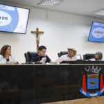 Mogi das Cruzes reúne regentes de corais no programa Diálogo Aberto para planejar Especial de Natal